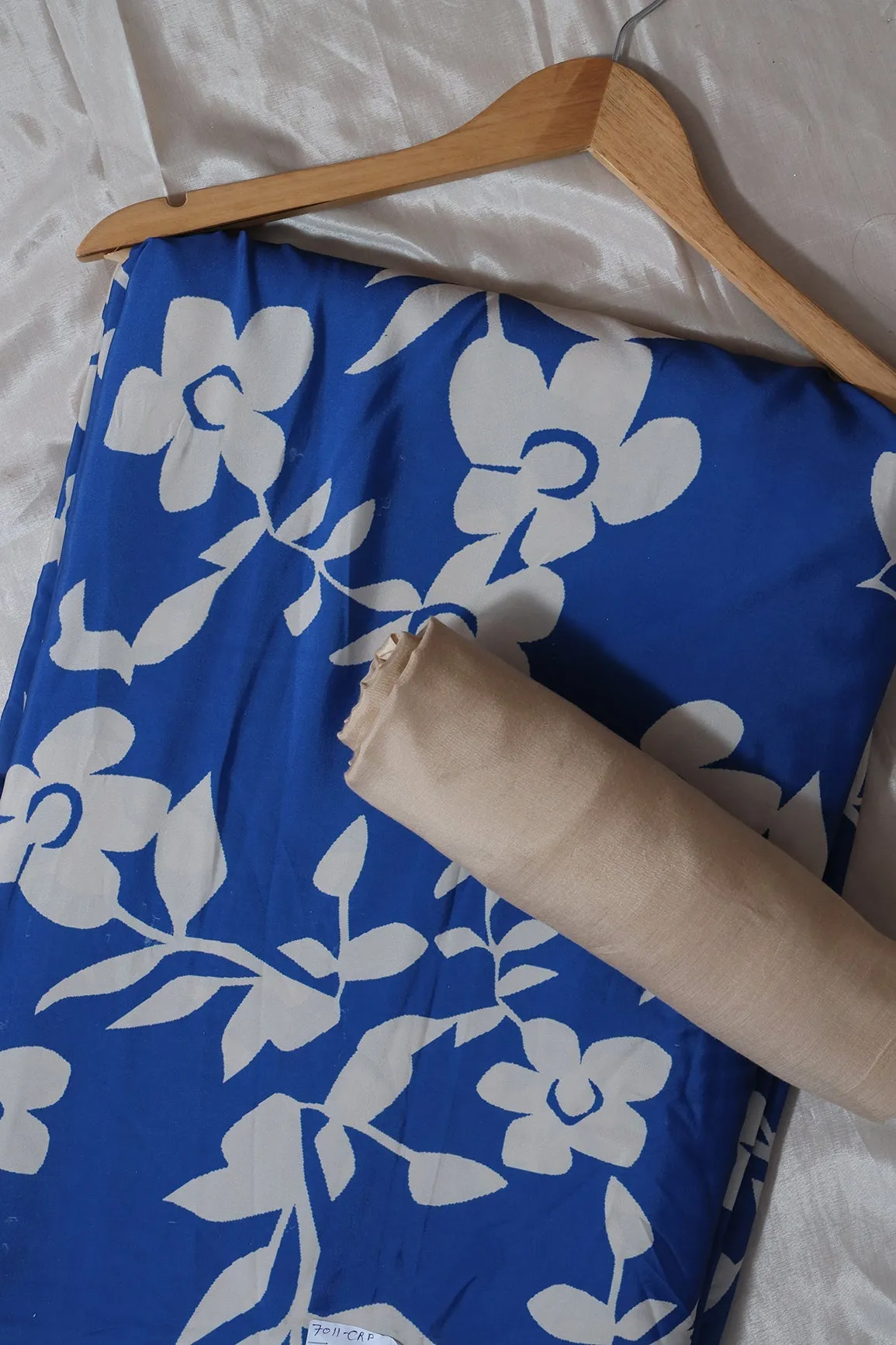Blue And Beige Saree set (2 Piece)