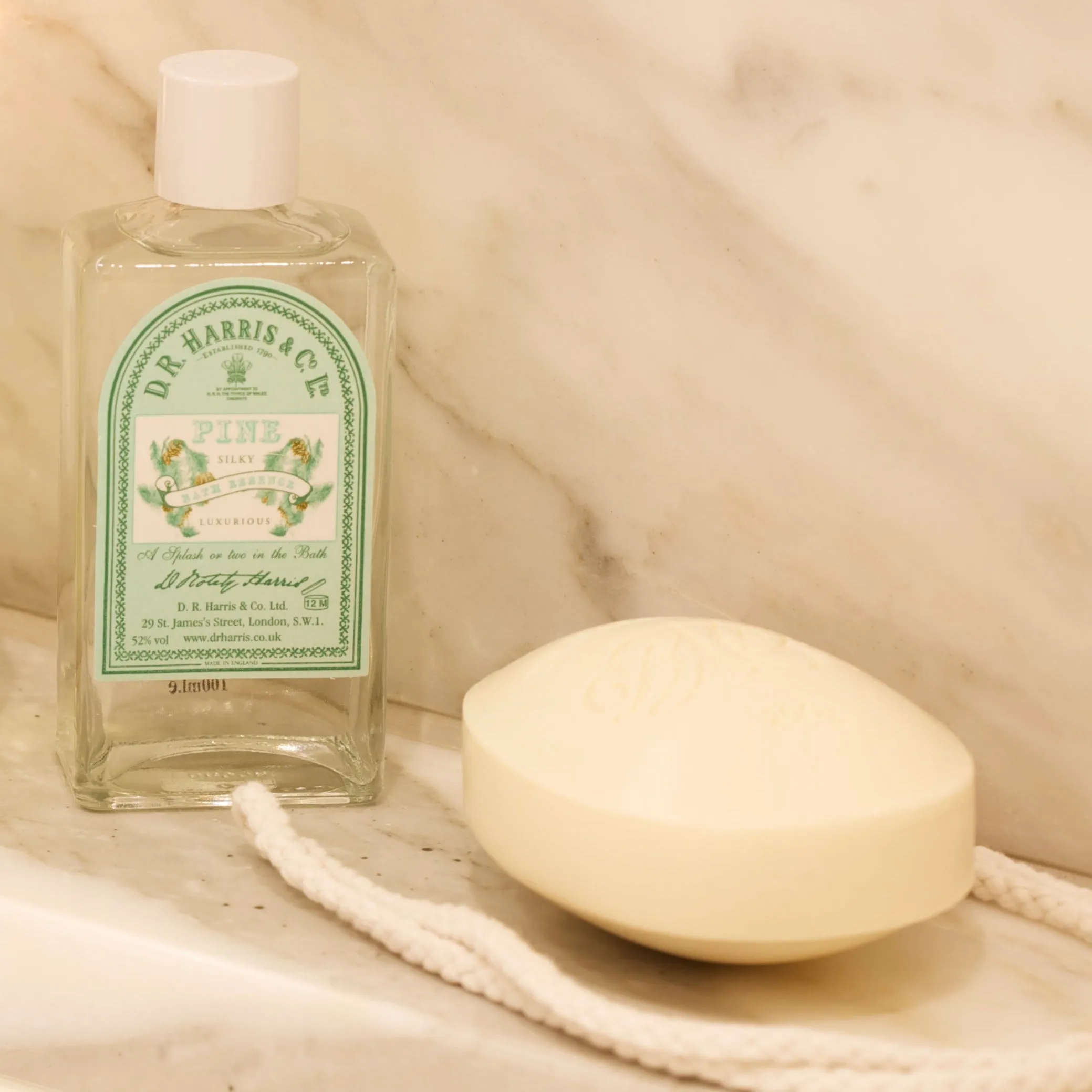 D R Harris 'Pine' Bath Essence 100ml