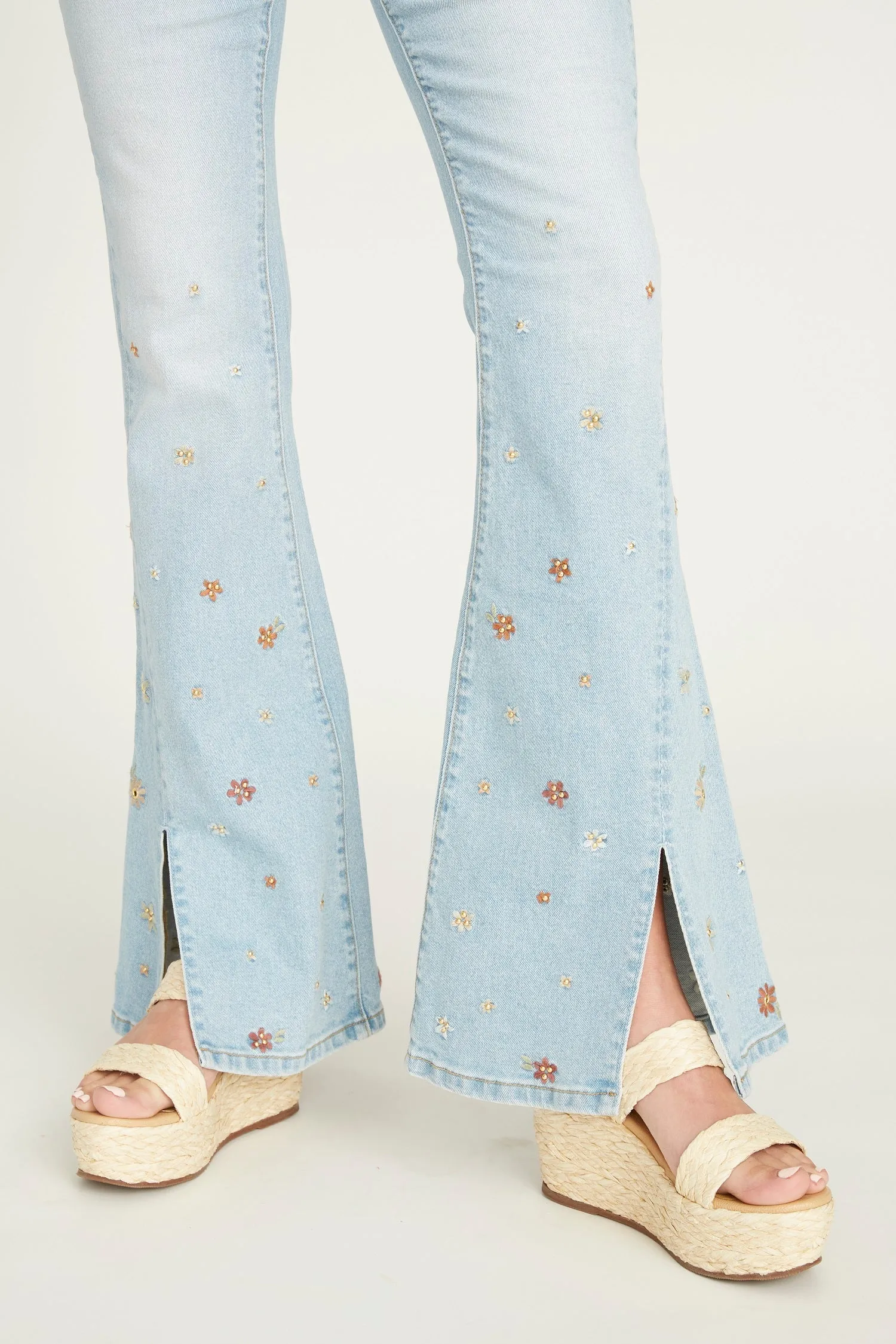 Farrah Flare - Tweedle Dum Slit